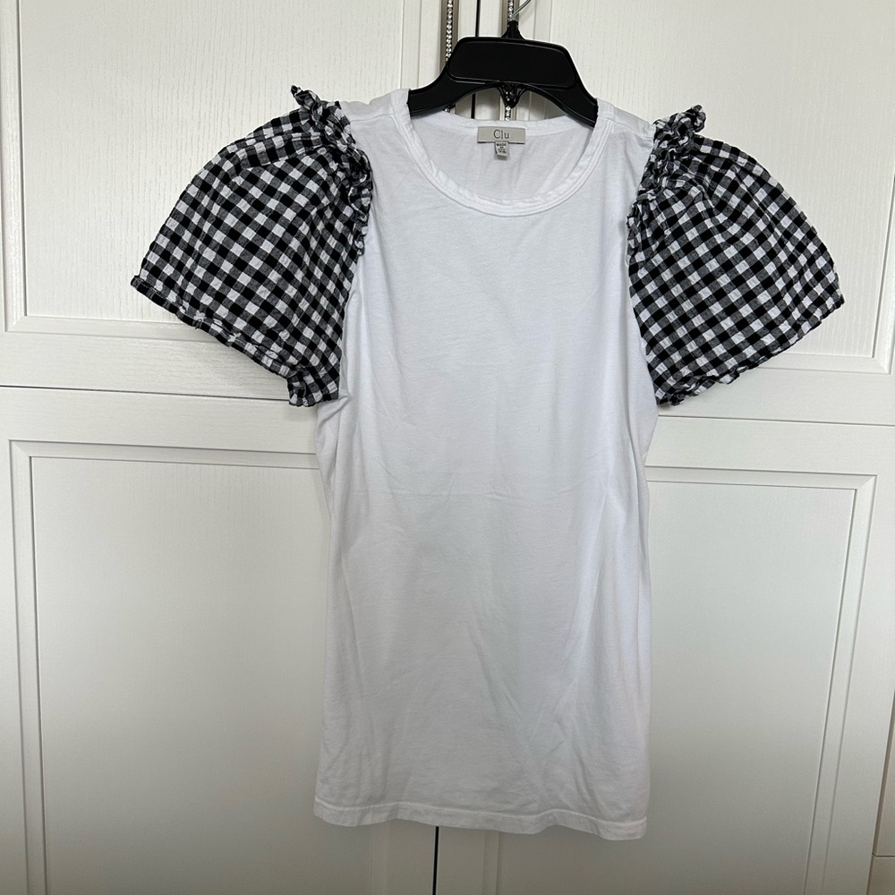 Clu…White Top with Gingham Puff Sleeve